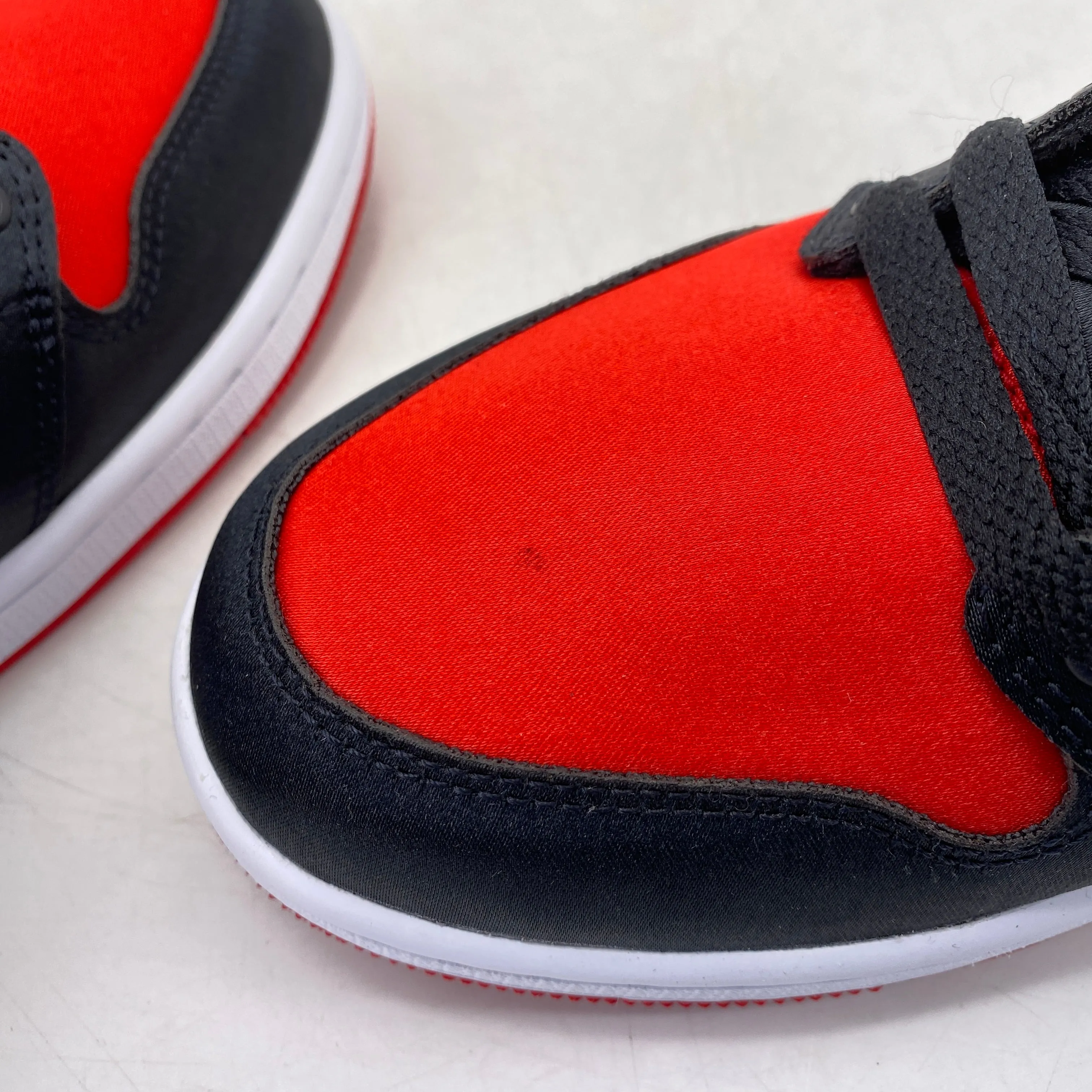 Air Jordan (W) 1 Retro High OG "Satin Bred" 2023 New Size 9.5W