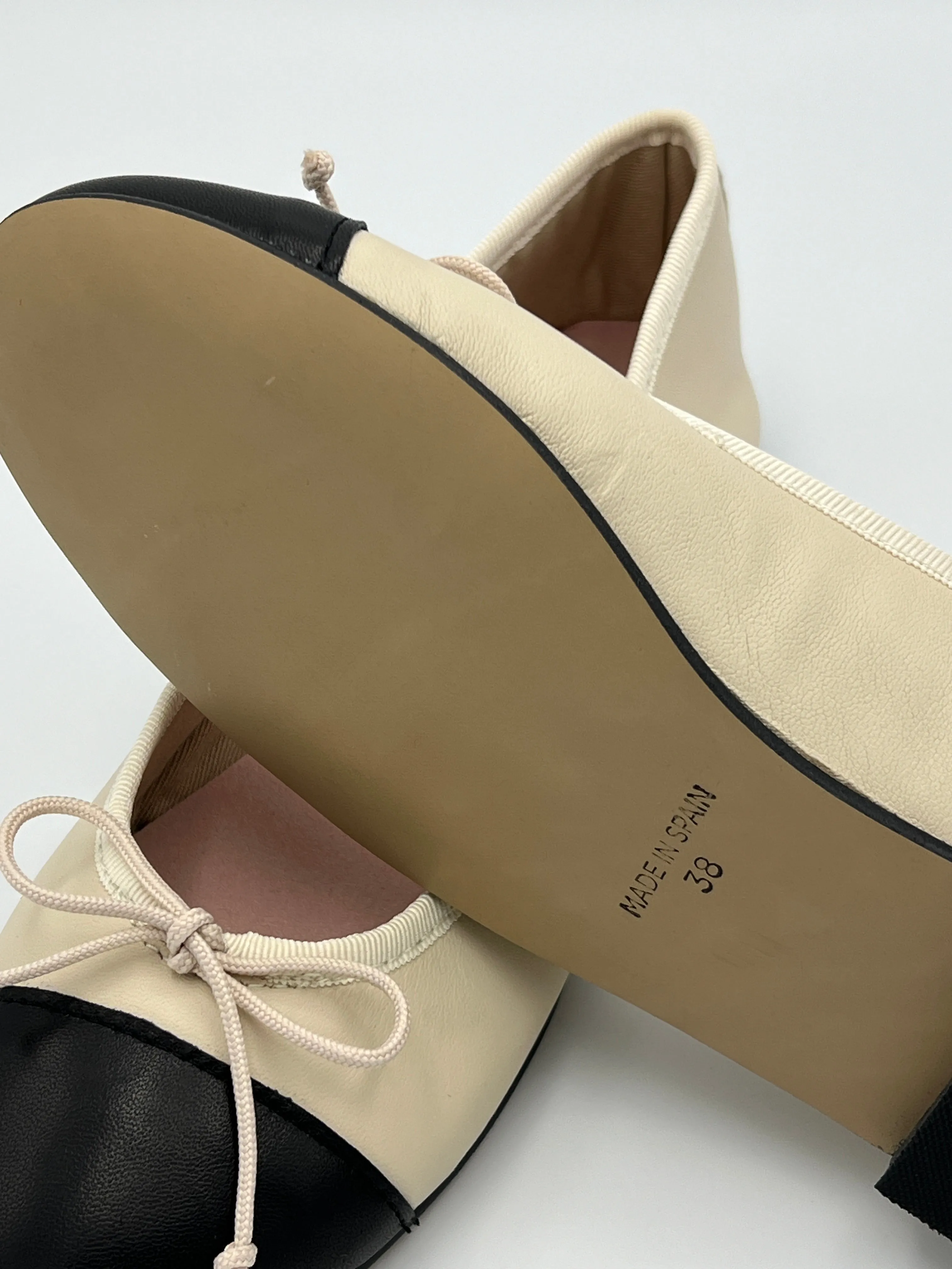 Cap toe Beige & Black Ballet Flat
