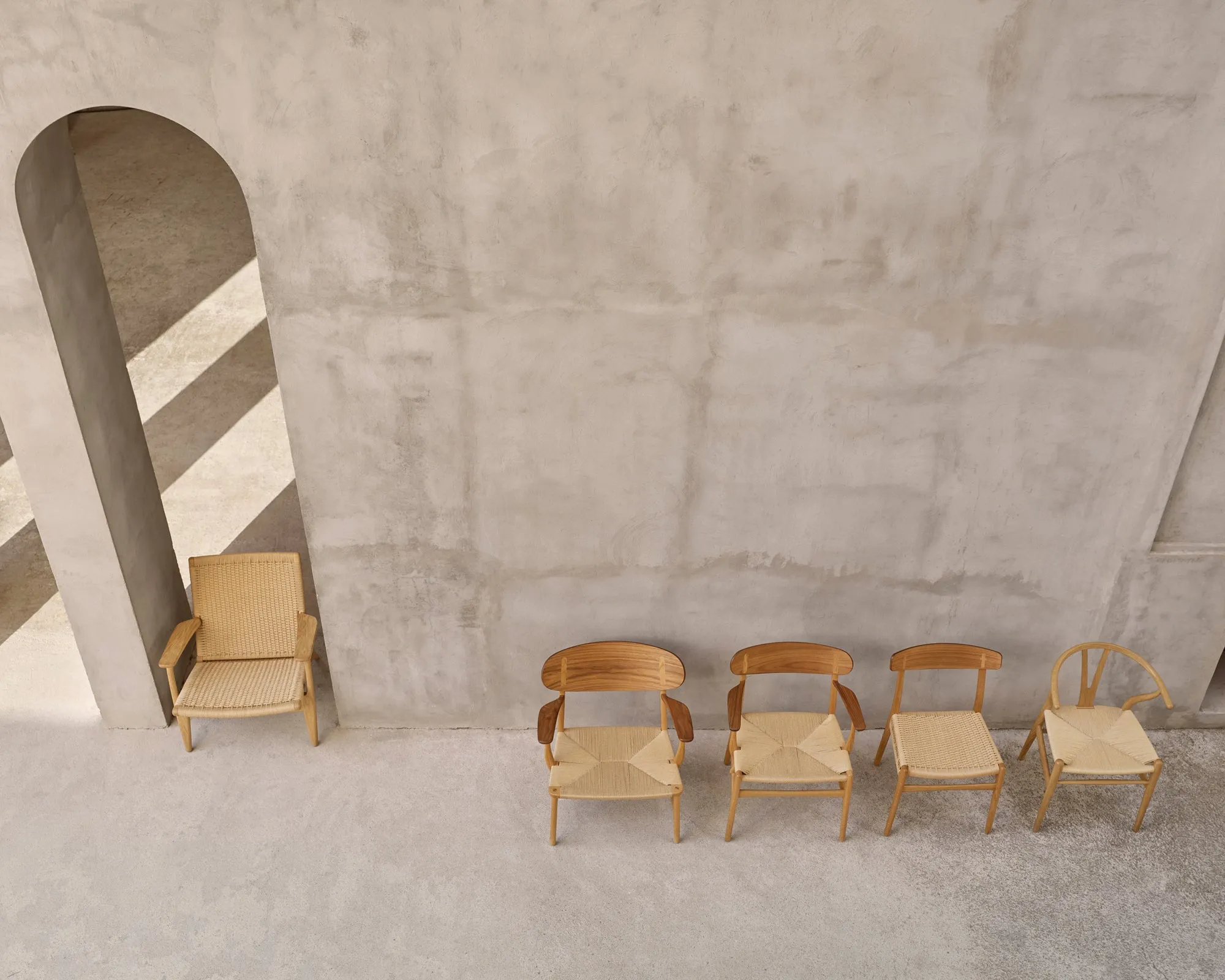 CH22 Lounge Chair