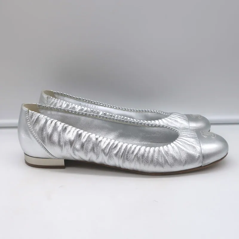 Chanel 16P CC Cap Toe Ballet Flats Silver Metallic Ruched Leather Size 41