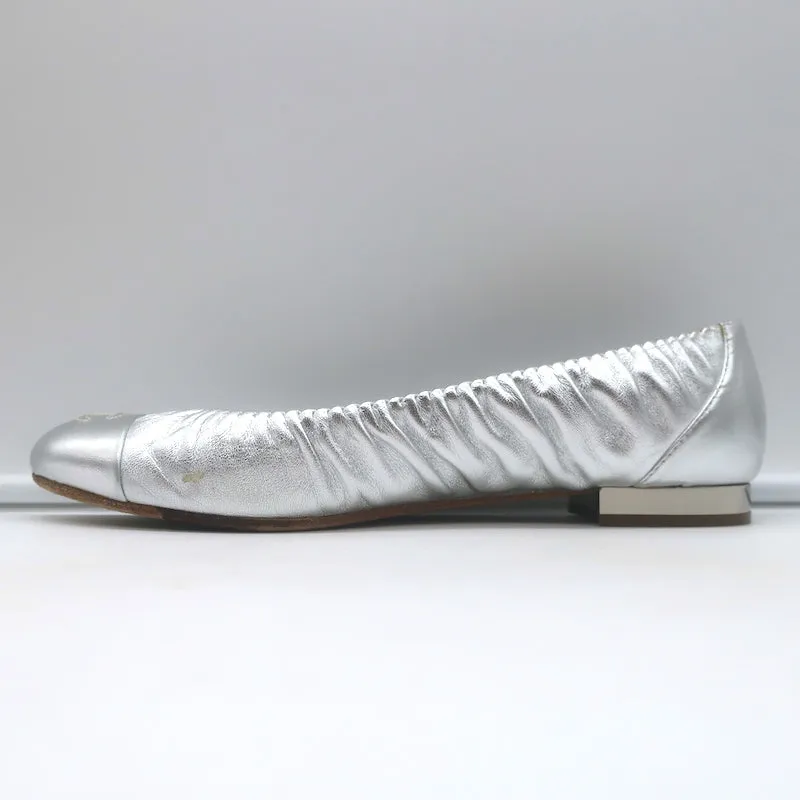 Chanel 16P CC Cap Toe Ballet Flats Silver Metallic Ruched Leather Size 41