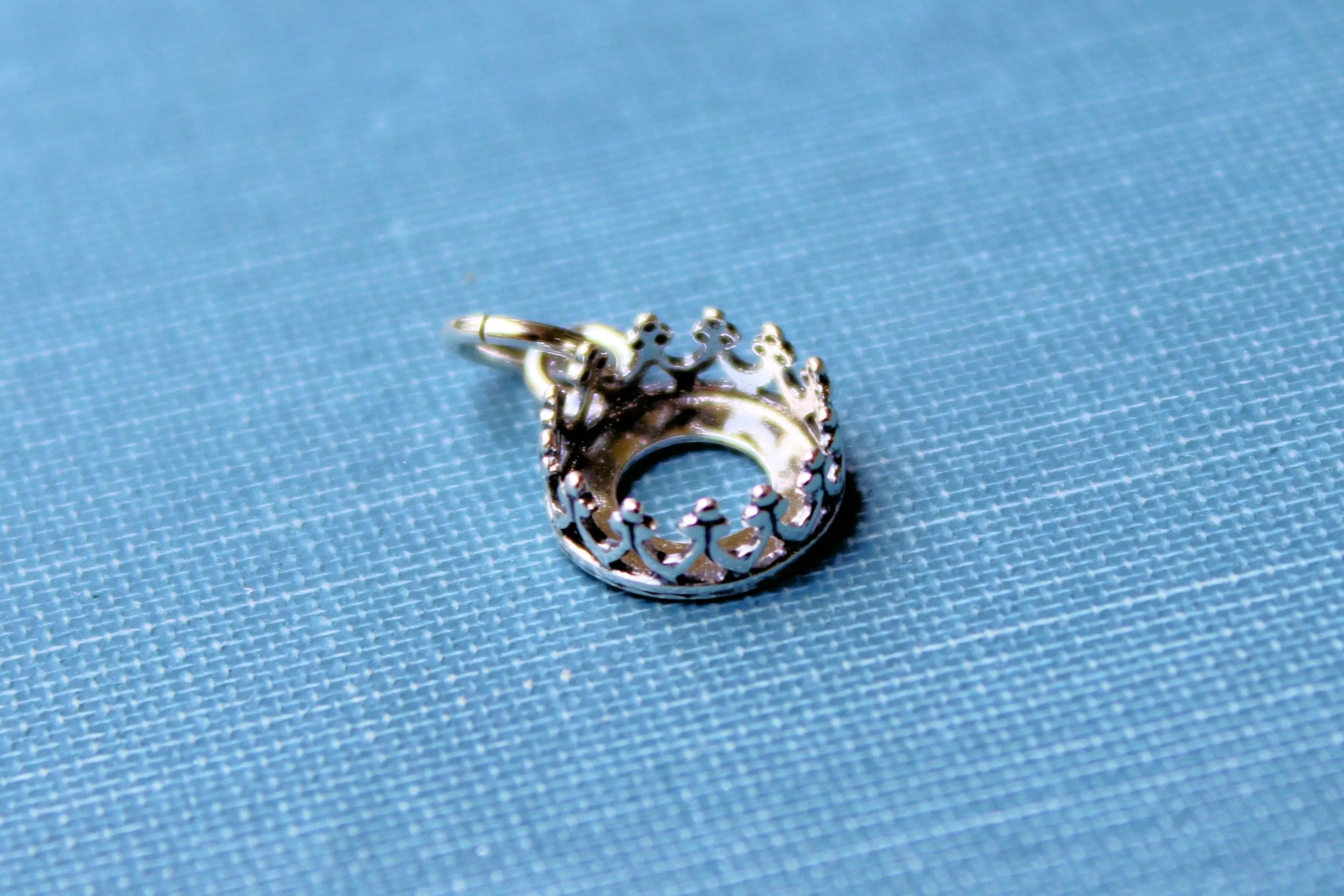 Crown Round Bezel Pendant Blank Silver