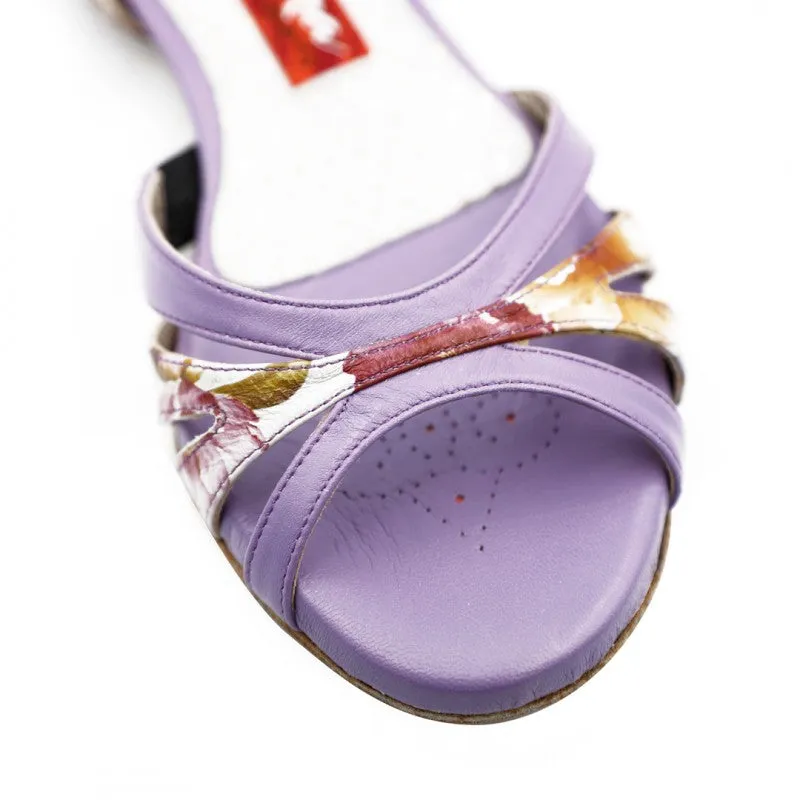 D32 / Violet Flowers
