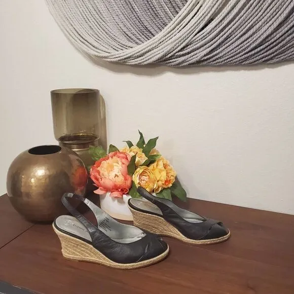 Etienne Aigner Cassa Wedge Heels Sz 7