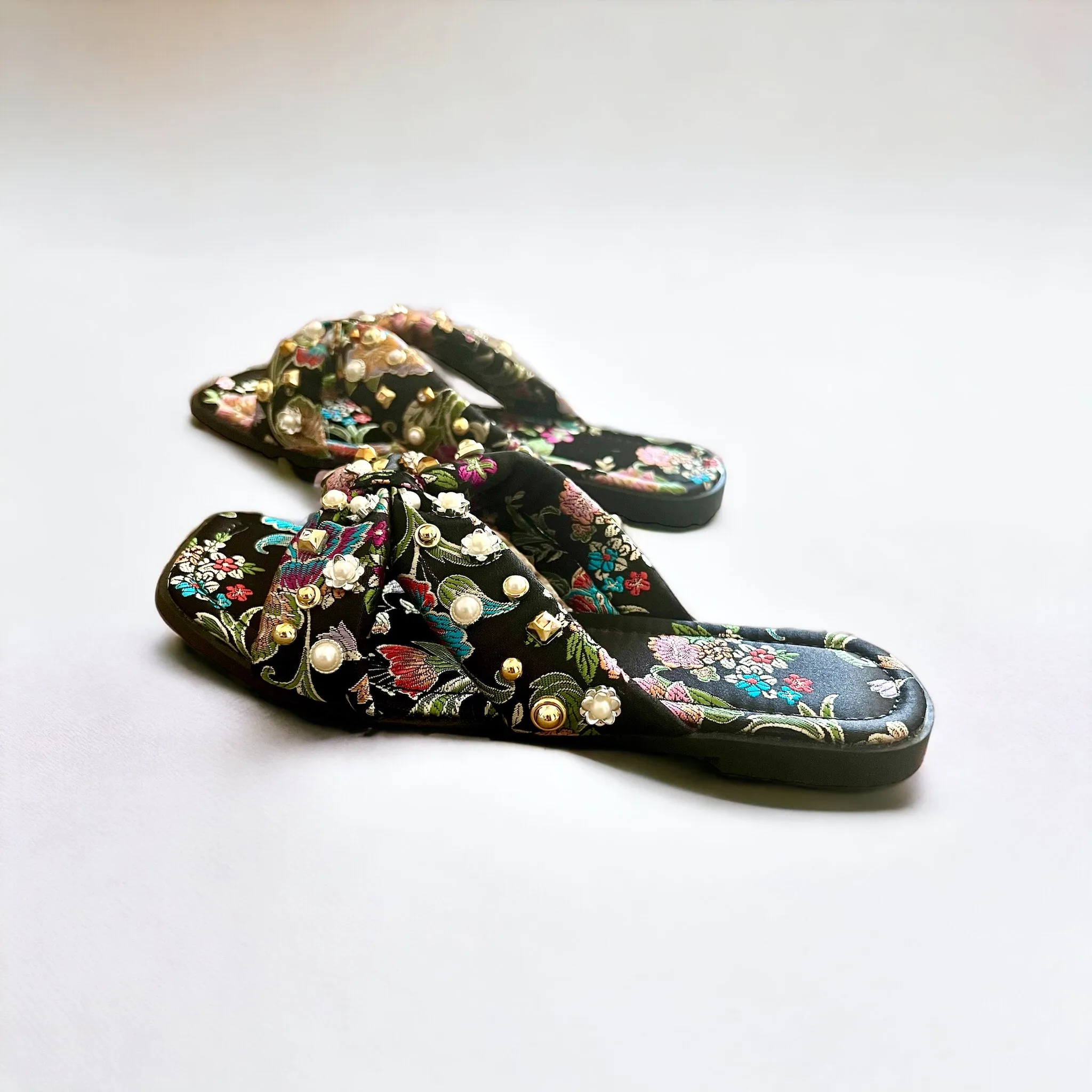 GEISHA (BLACK) brocade print jeweled slides