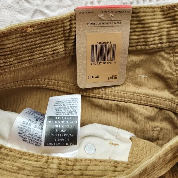 Gorgeous New Levi's 31 x 30 NWT Ladies Wide Corduroy Jeans Tan