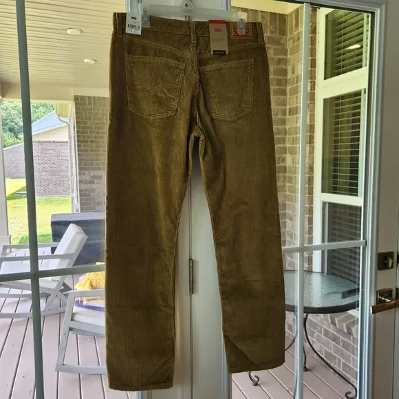 Gorgeous New Levi's 31 x 30 NWT Ladies Wide Corduroy Jeans Tan