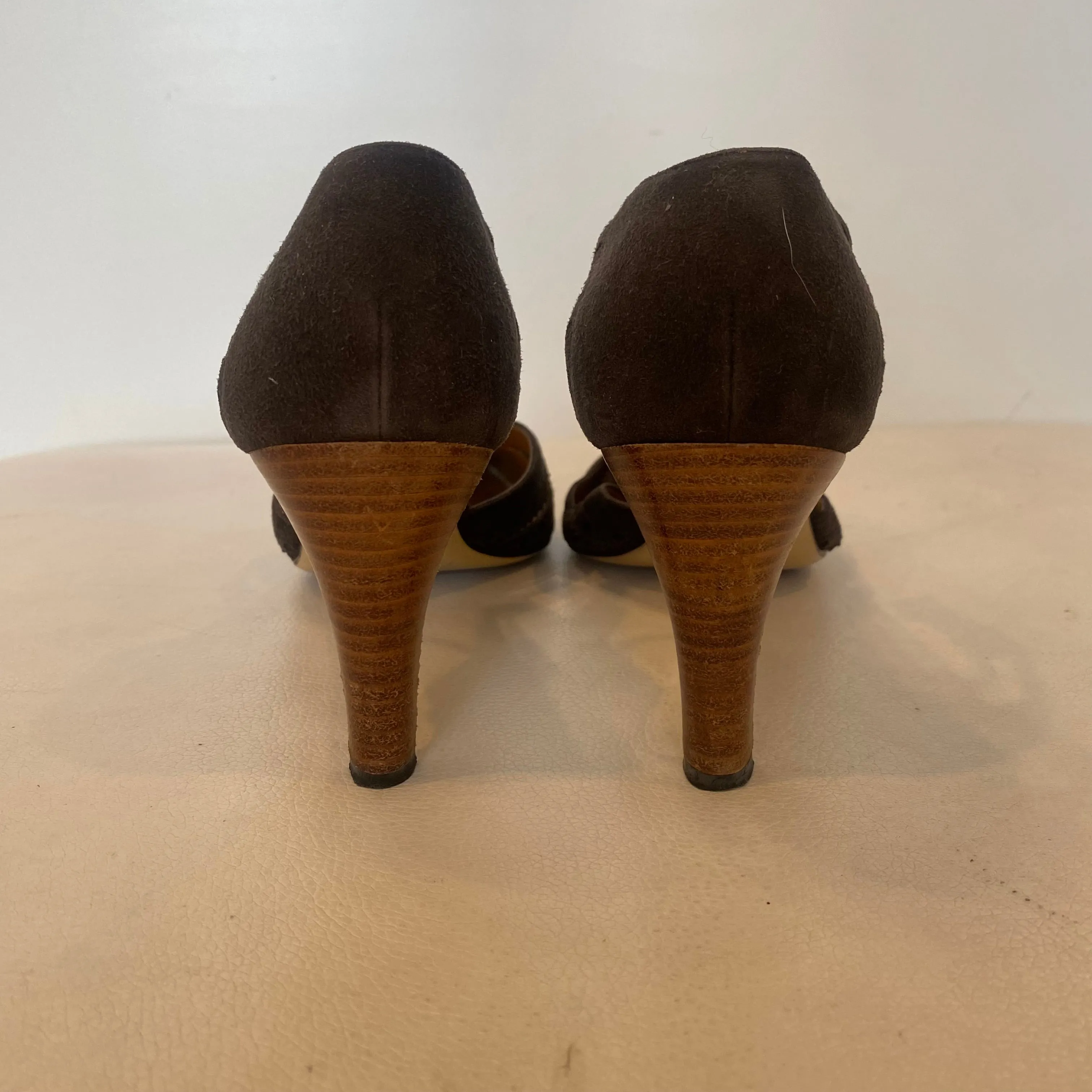 GUCCI Suede Sling Back Point Toe Heels Brown Size 6.5