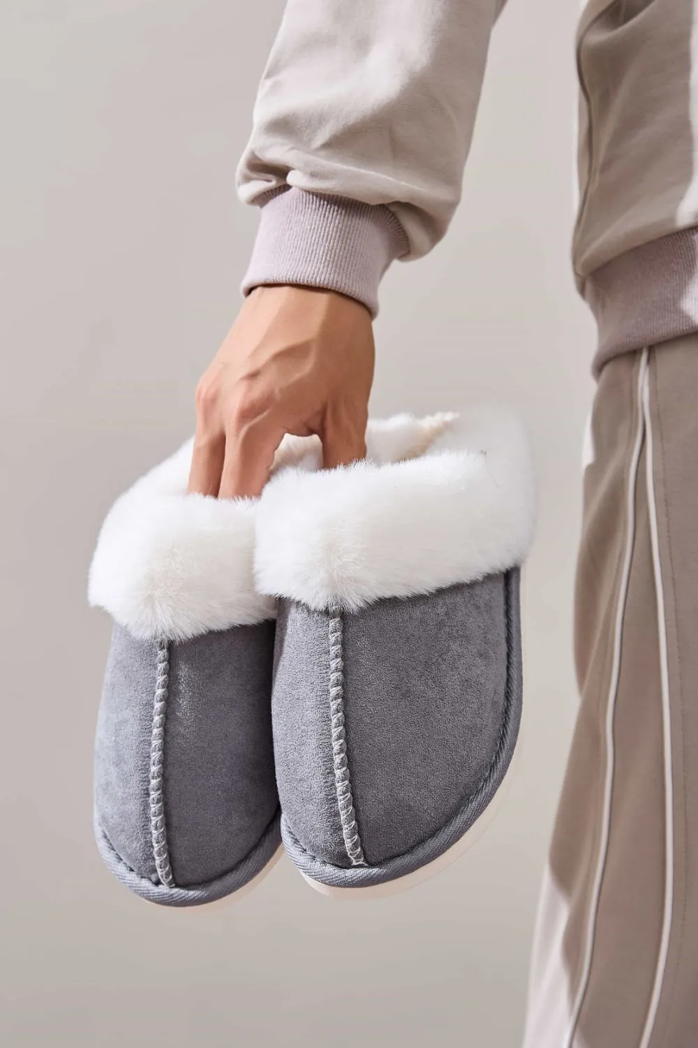 Hazel Blues® |  Faux Fur Round Toe Slippers