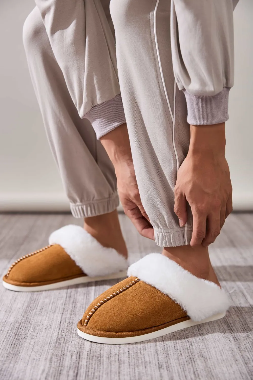 Hazel Blues® |  Faux Fur Round Toe Slippers