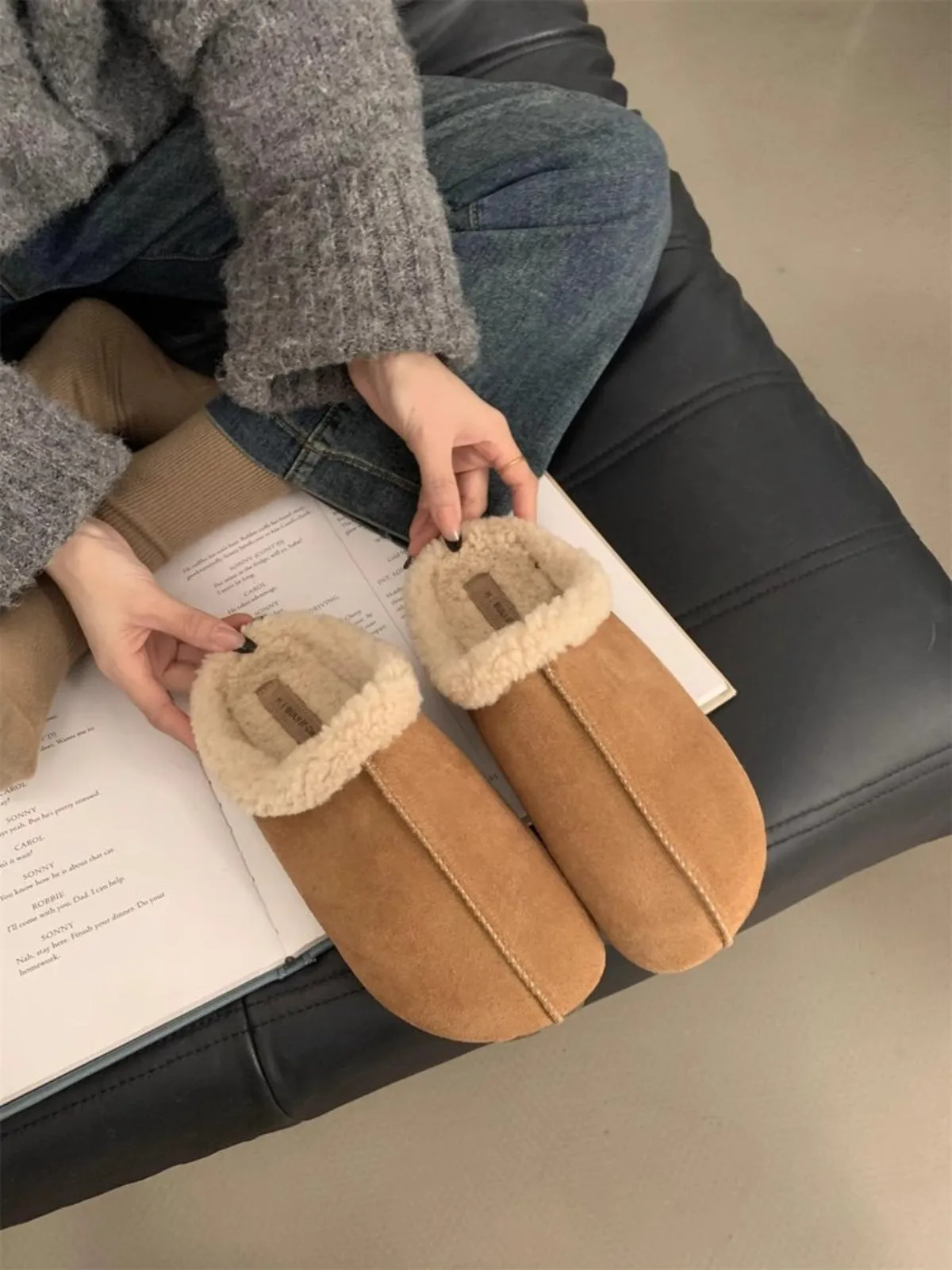 Hazel Blues® |  Thermal Fuzzy Round Toe Flat Slippers