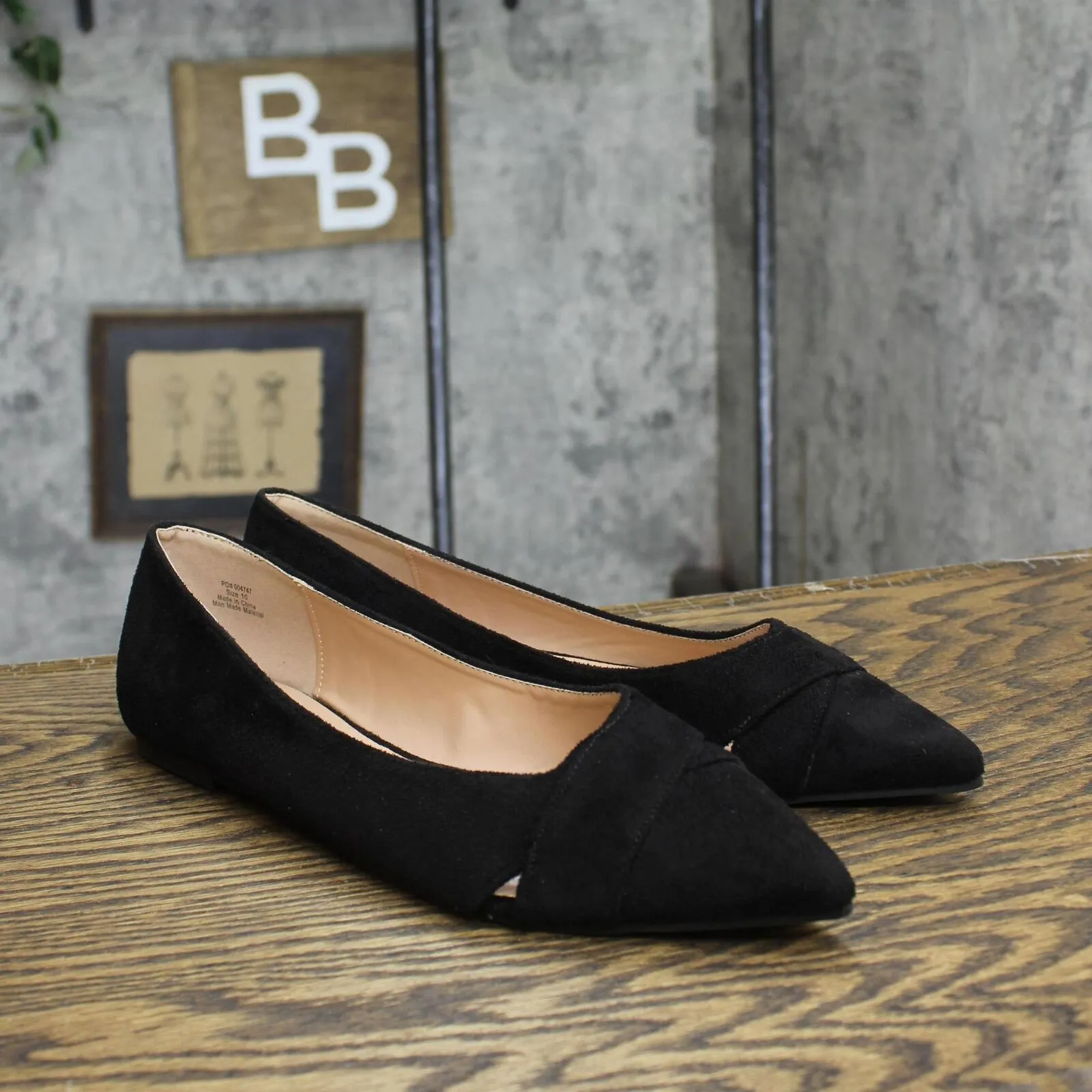 Journee Collection Winslo Womens Pointed Flats WINSLO-BLK Black 10M