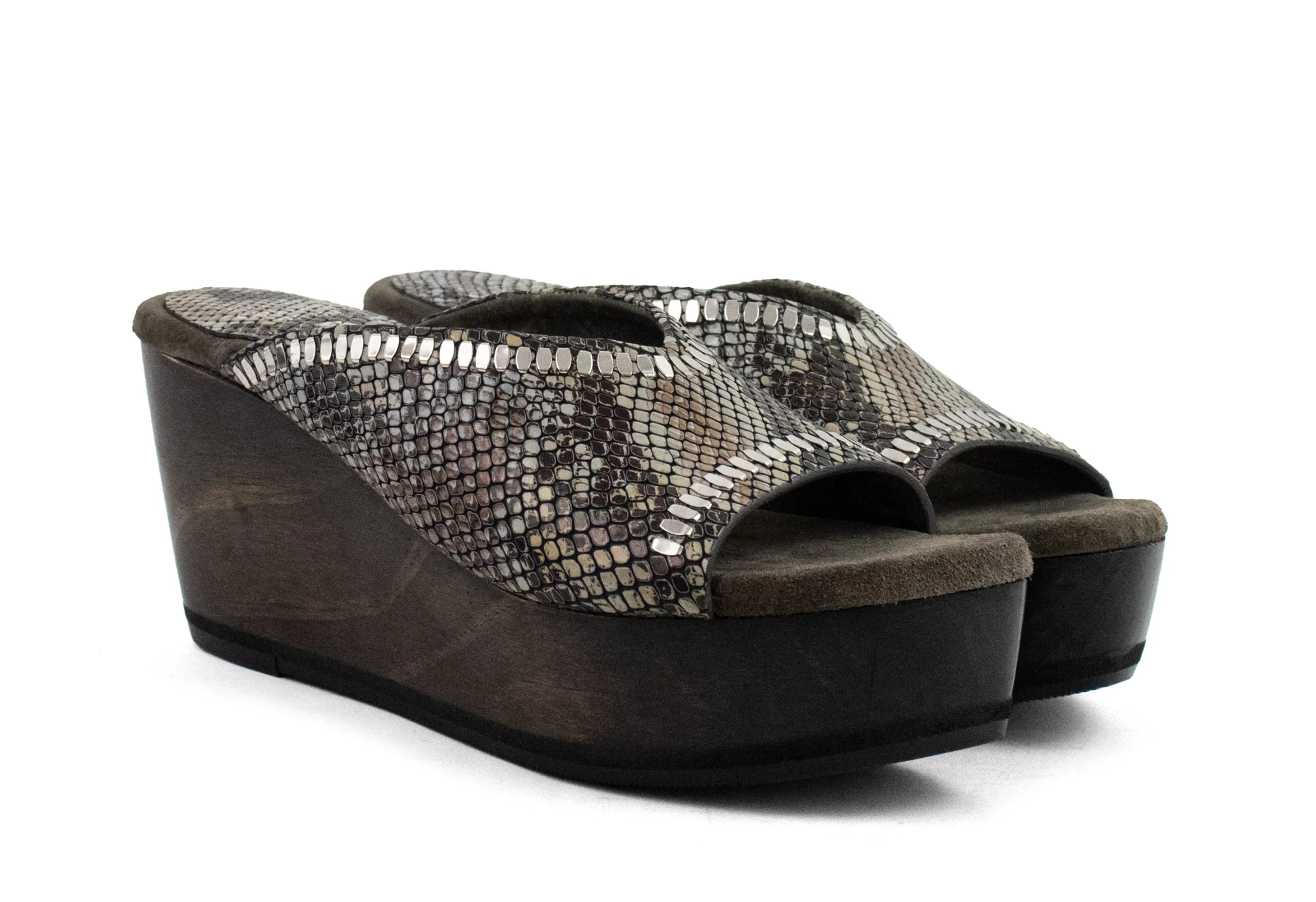 Lunya A20 Wedge
