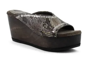 Lunya A20 Wedge