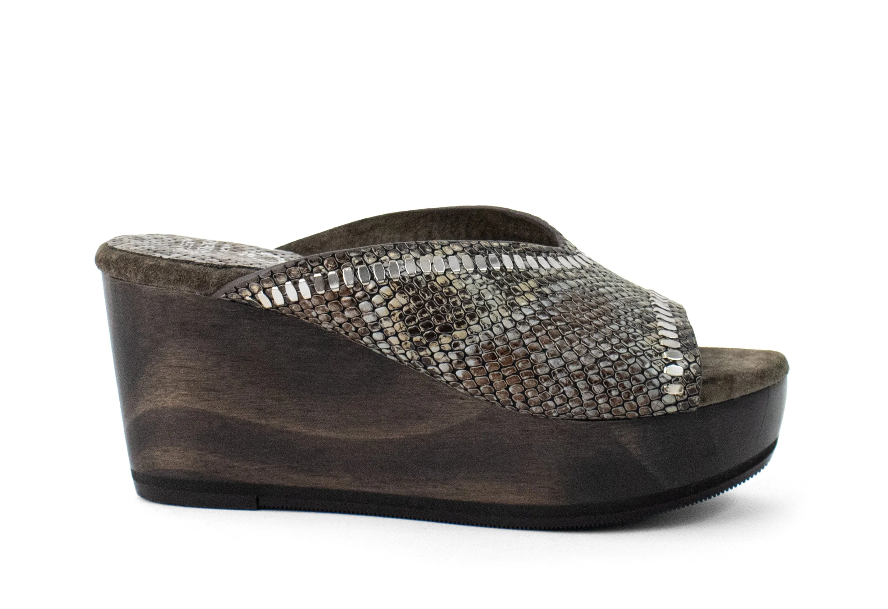 Lunya A20 Wedge