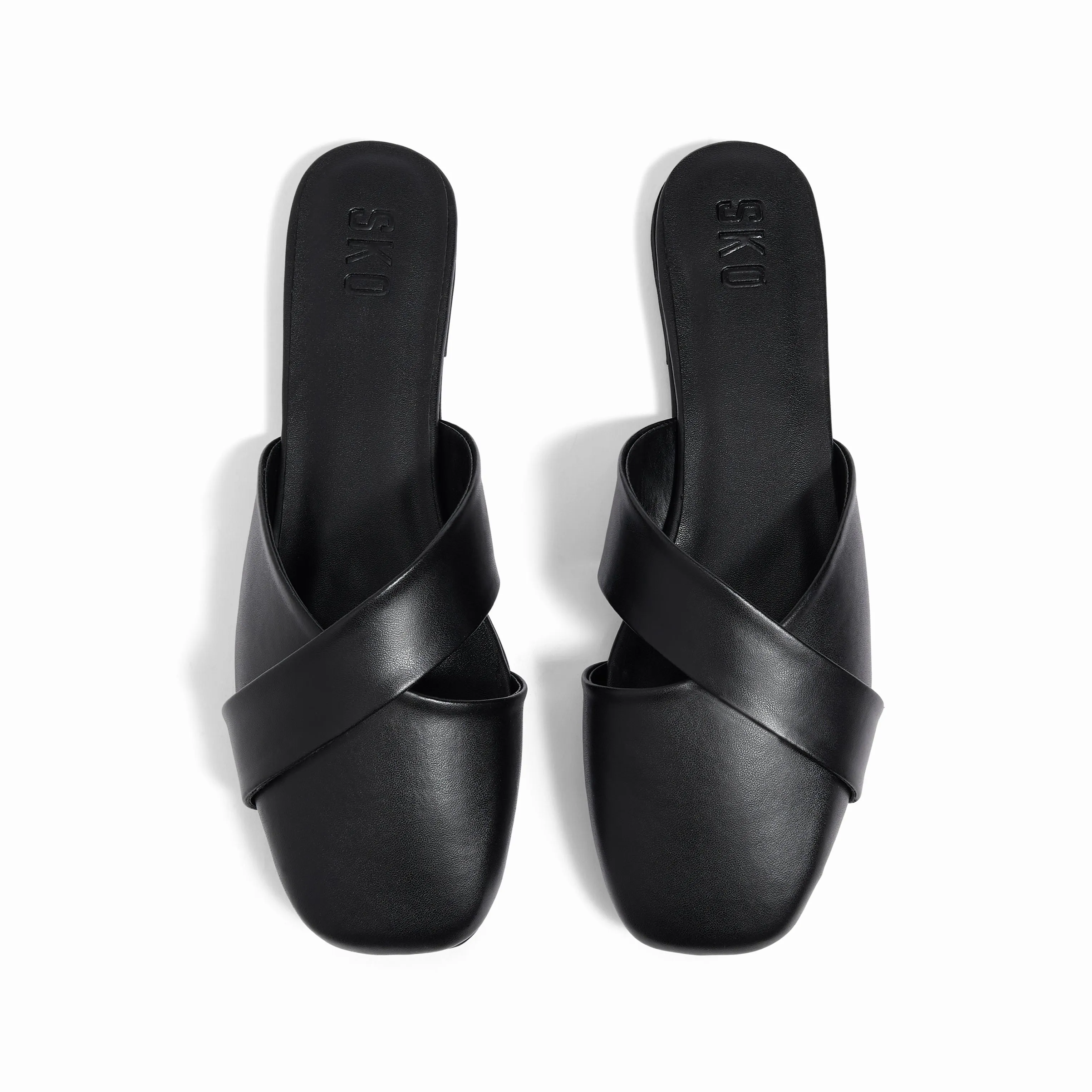 Nola in Black Flat Sandals For Women