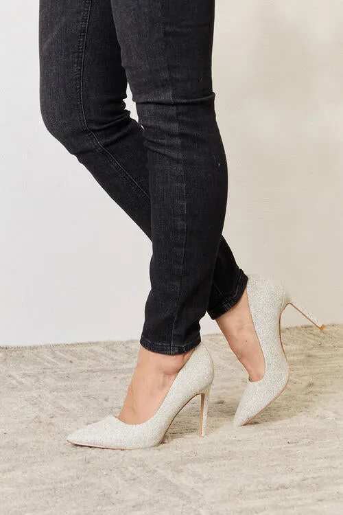 Office Babe Closed Toe Heels