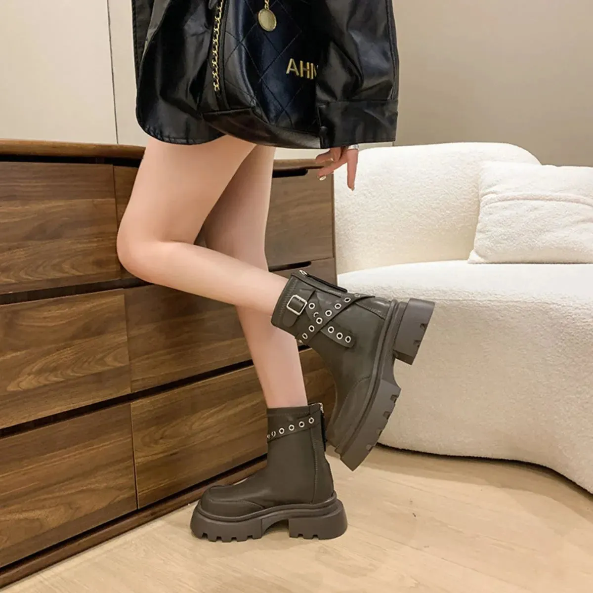 Round Toe Platform Boots