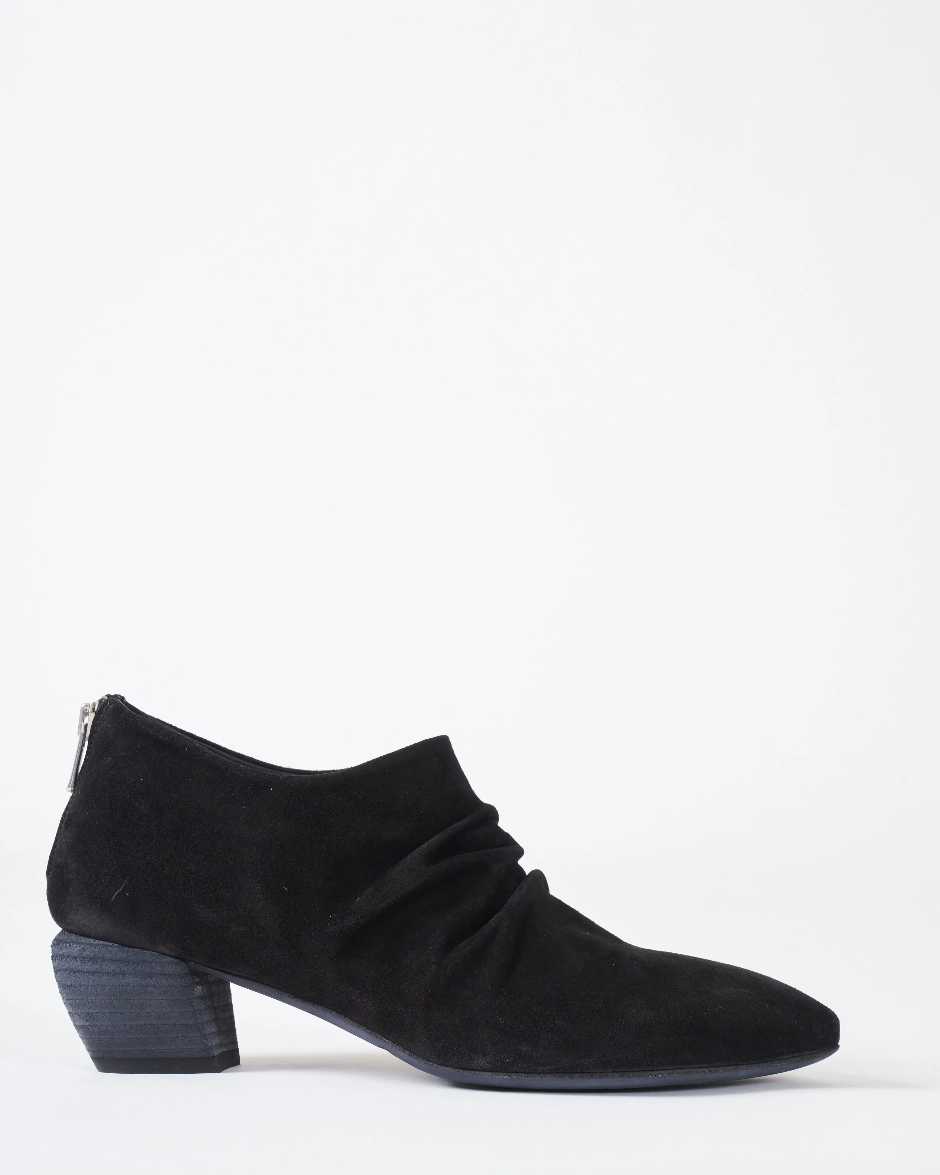 sally 024 - oliver black