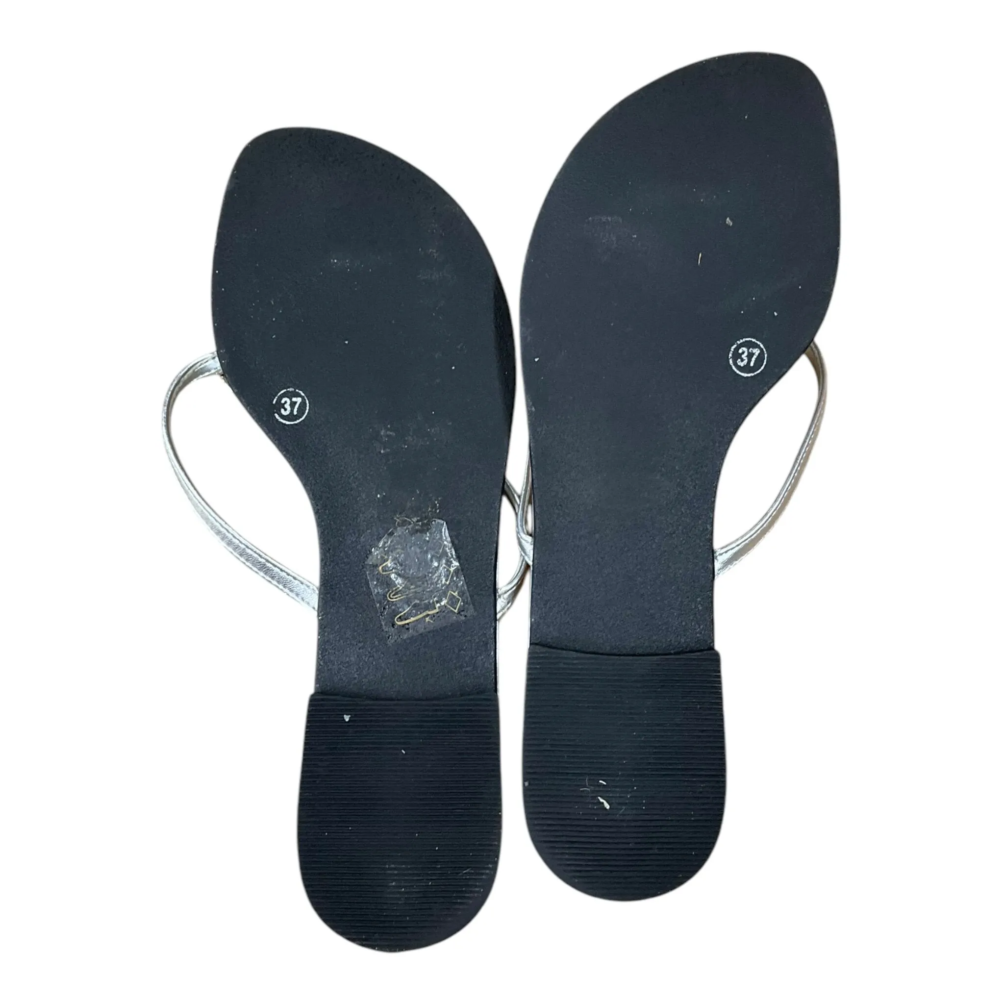 Sandals Flats By Cma  Size: 6.5