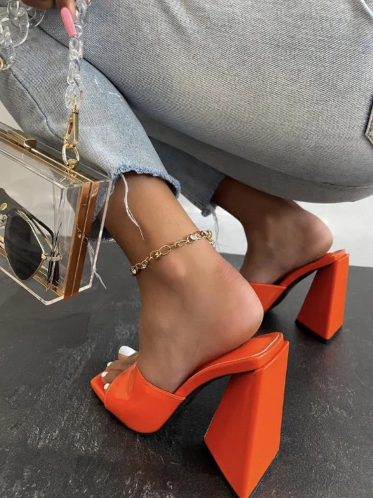 Square-toe Triangle Heel Sandals