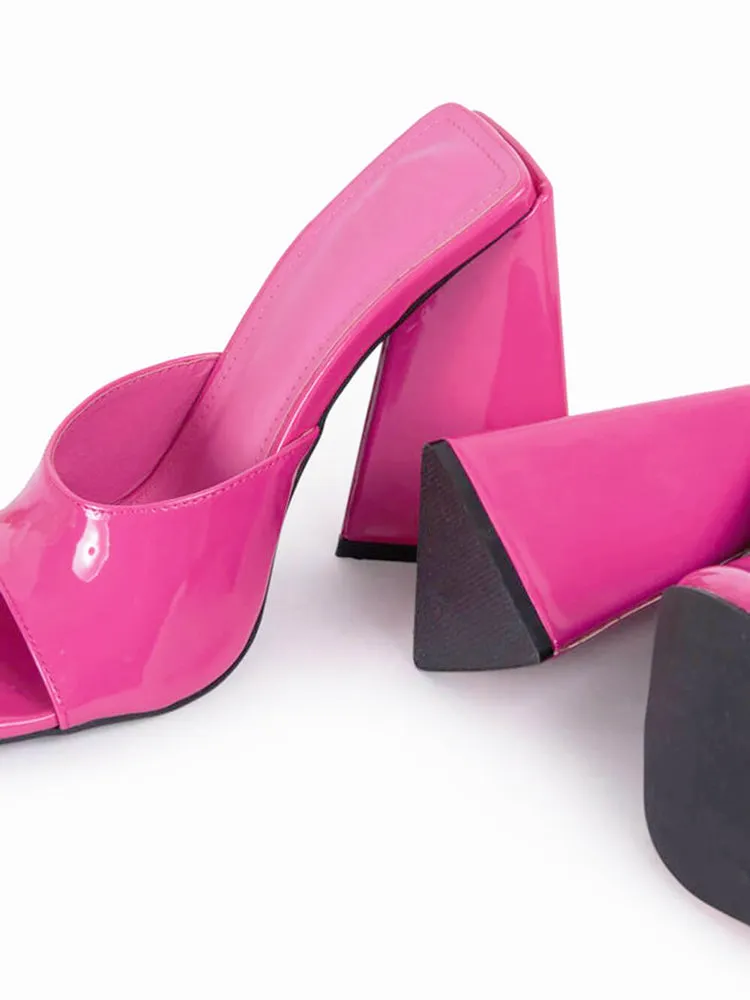 Square-toe Triangle Heel Sandals