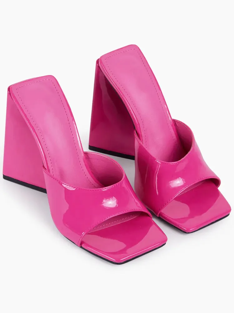 Square-toe Triangle Heel Sandals