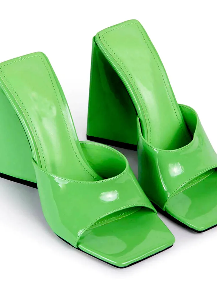 Square-toe Triangle Heel Sandals