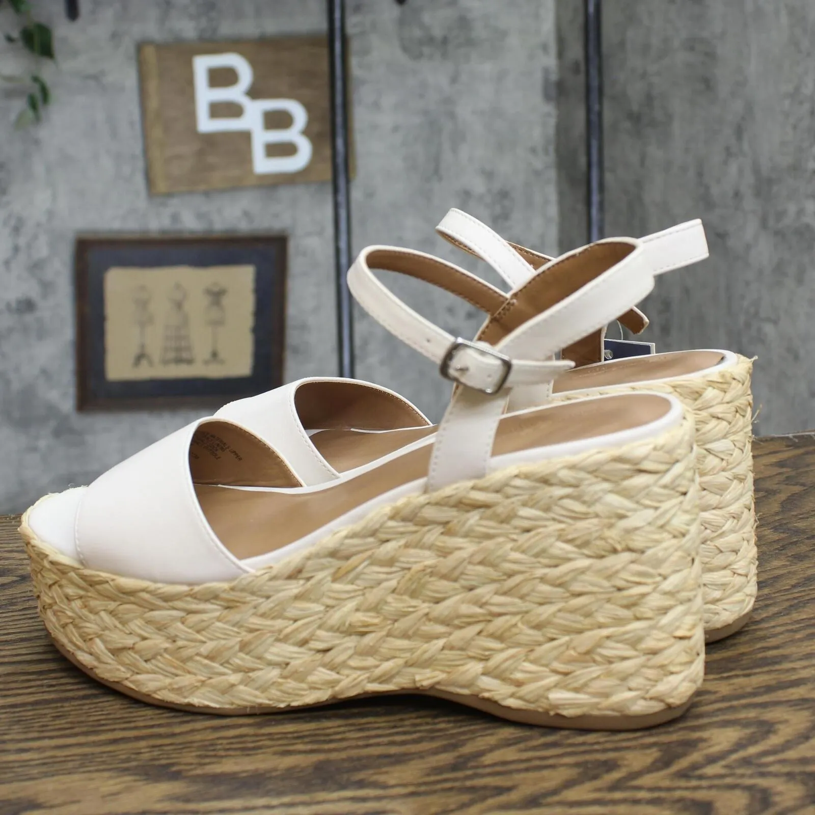 Universal Thread Alisha Platform Wedge Heels with Memory Foam Insole White 9.5M
