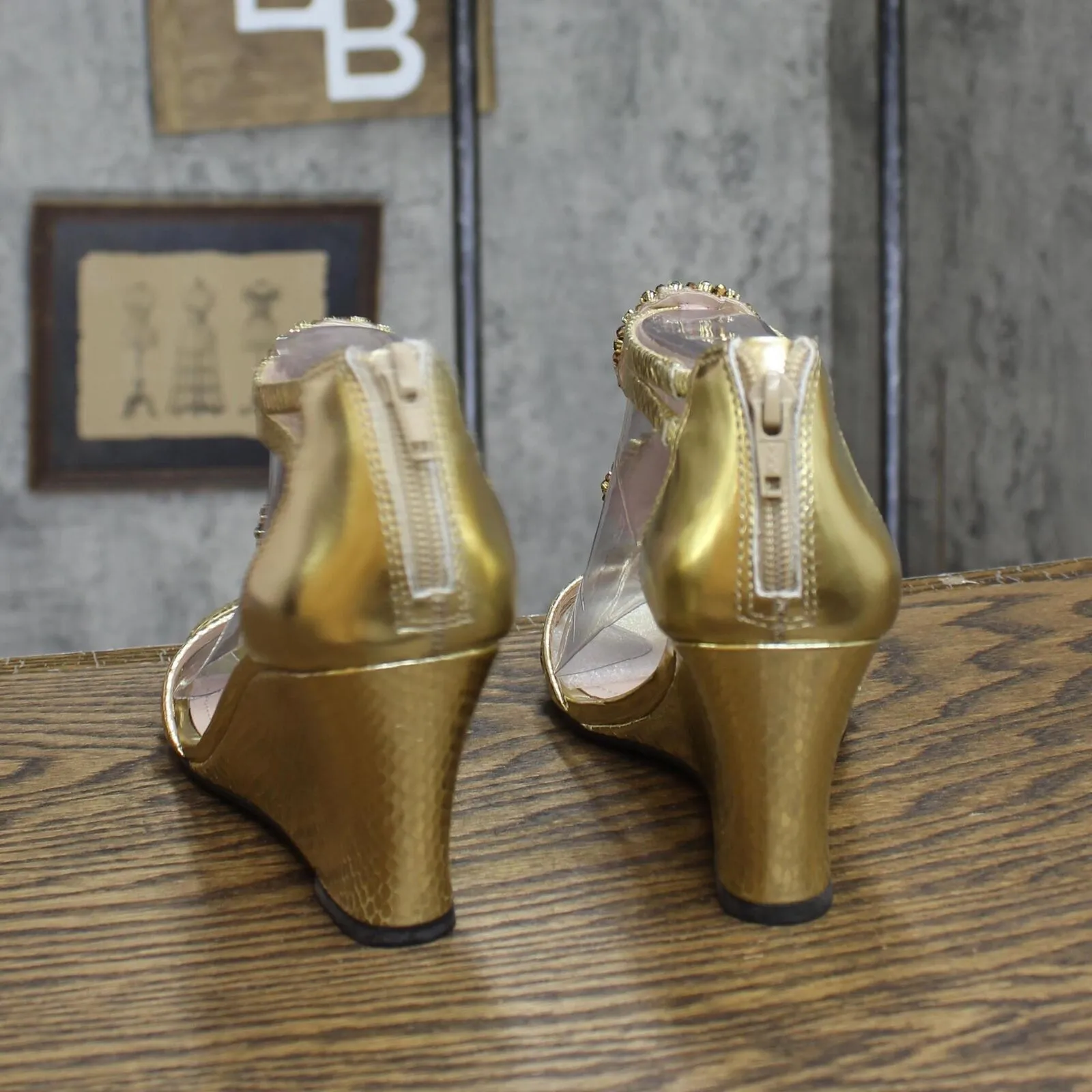 Vince Camuto Womens BAYLE Embellished Shiny Wedge Heels Gold Yellow 6.5M