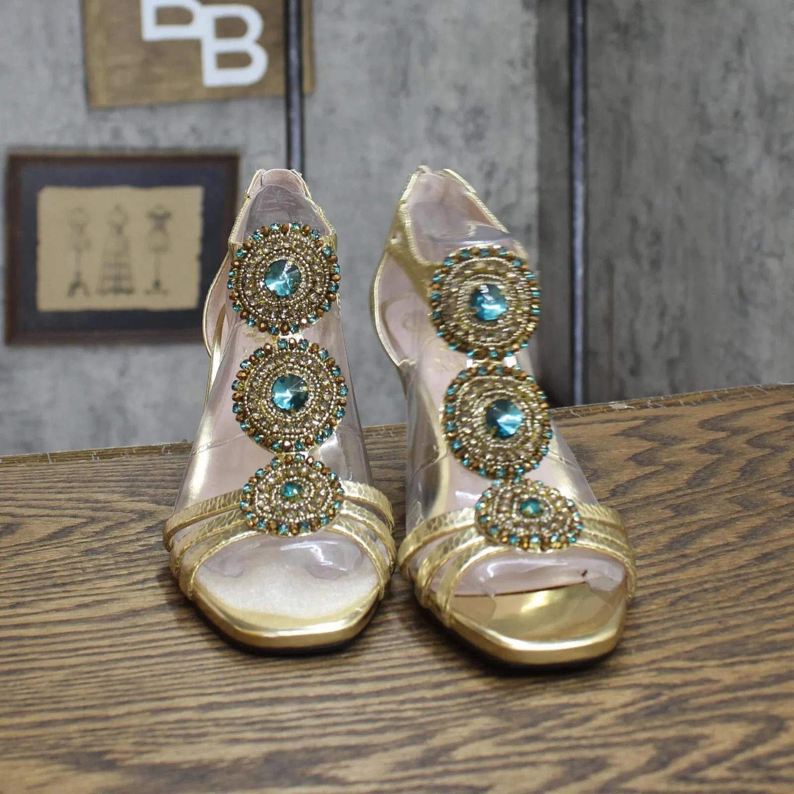 Vince Camuto Womens BAYLE Embellished Shiny Wedge Heels Gold Yellow 6.5M