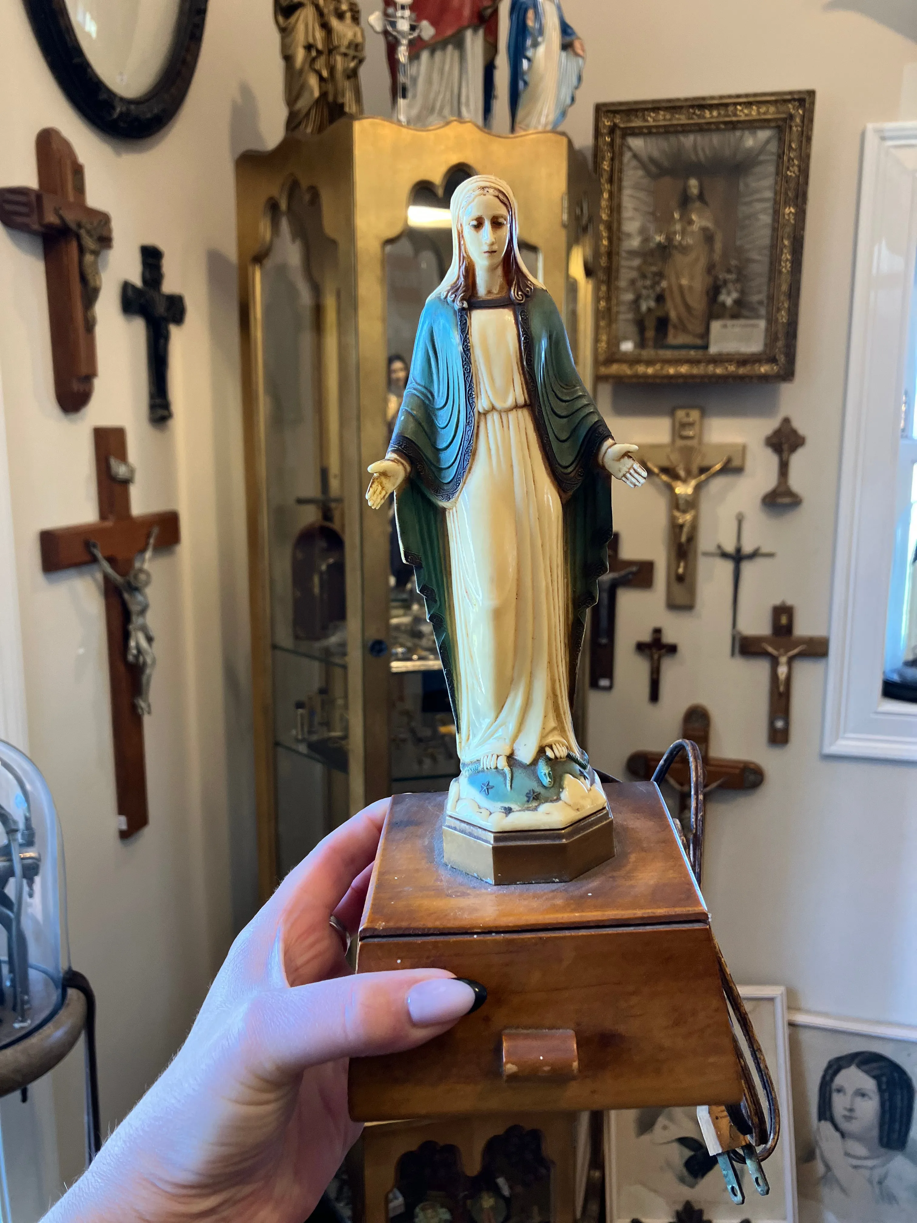 VINTAGE Virgin Mary Light | Music Box | Jewelry or Rosary Box Kitsch 1950s Creep